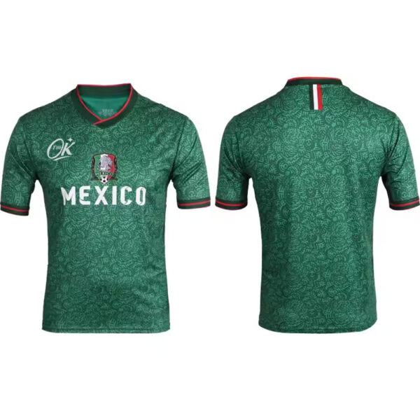 Men soccer Replica Shirt